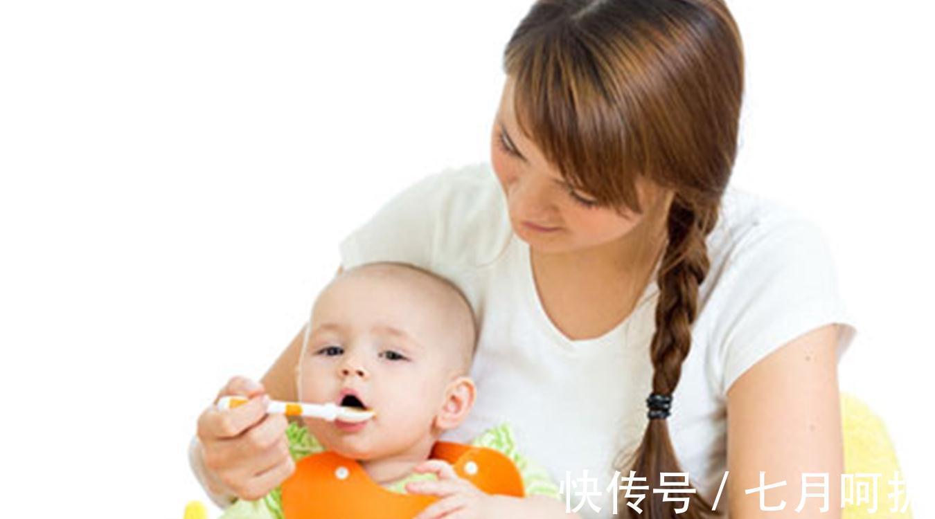 年龄|宝宝多大可以吃大人饭?育婴师:超过这个年龄才好,不少家长错了