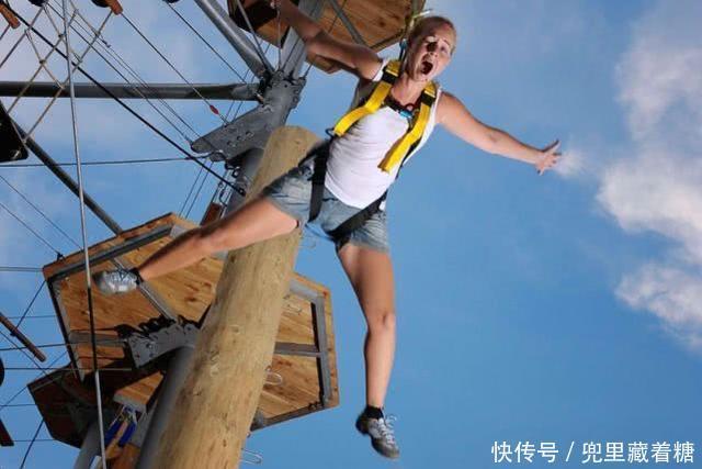 世界上最刺激的三个水上滑梯,最高的堪比14层楼,有胆你就来!