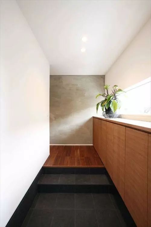 鞋凳|玄关做成下沉式,哪怕面积再小都能坐着换鞋,漂亮实用,家里还没灰!