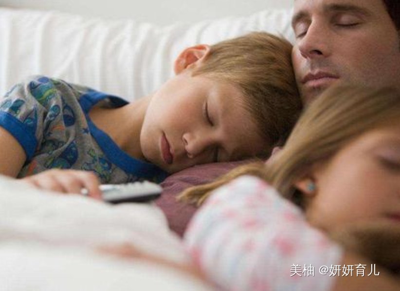 生长激素|孩子不长身高,父母要重视,可能和这3个“坏习惯”有关