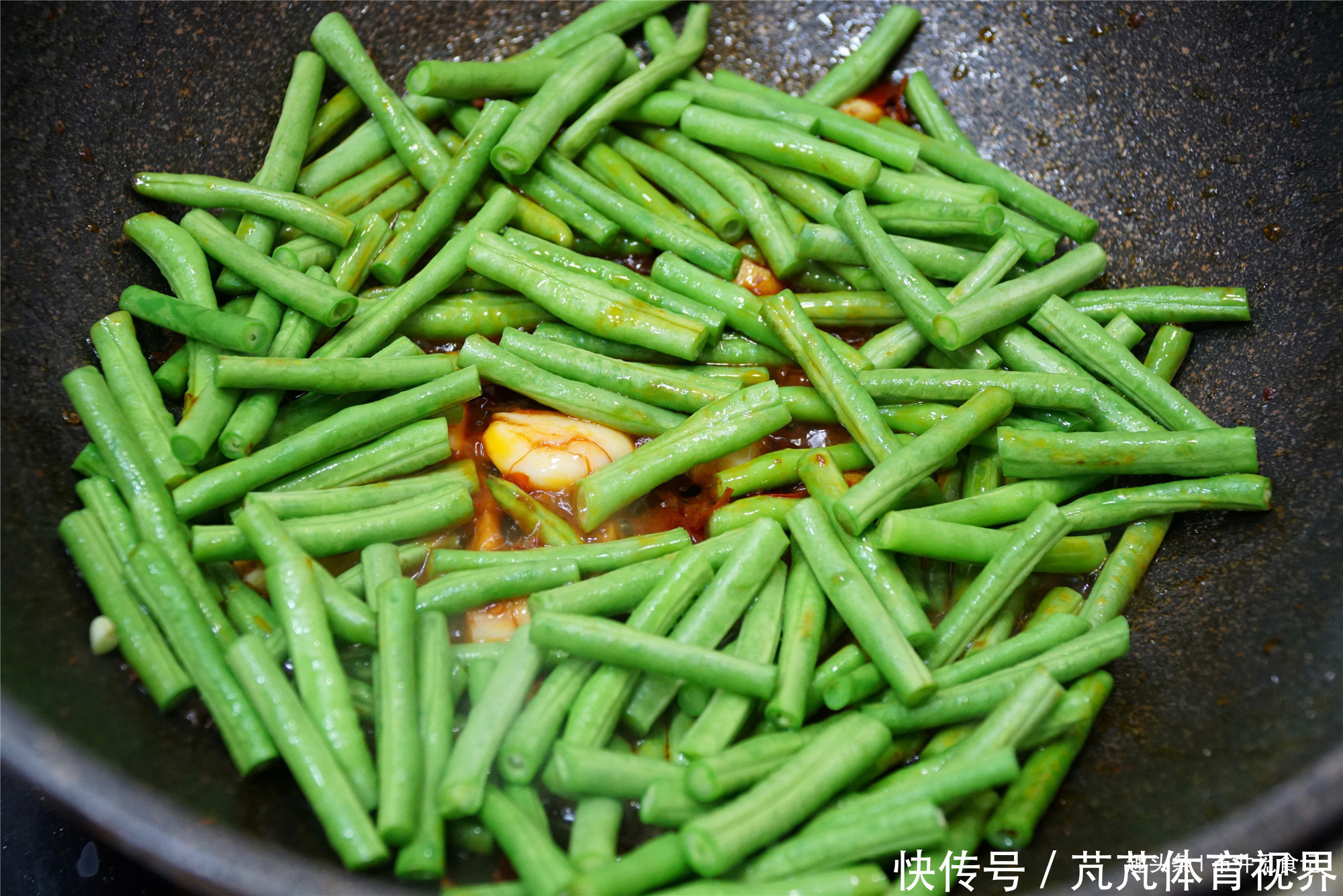  入秋|豆角，入秋后的最佳吃法，营养赛过吃肉，女士敞开吃