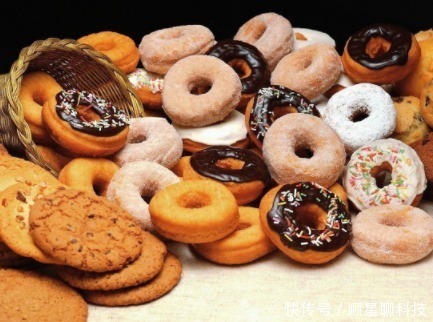 摄入量|想要膝关节炎“少折腾”，这几类食物最好少吃，别太贪嘴