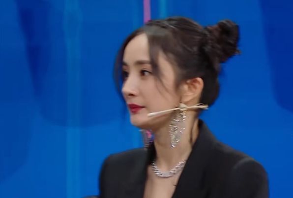 隐私|杨幂当众被问“隐私”,她的回答堪称教科书模板,明星都该跟你学
