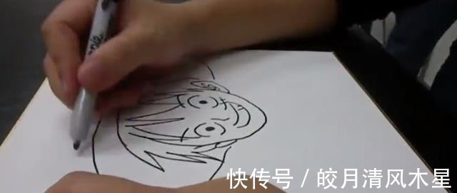 海贼王|日本漫画家现场“签绘”,快速精准画出动漫角色,这手也太稳了