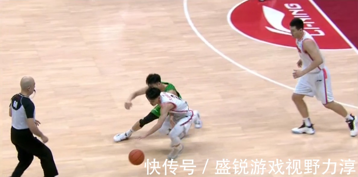 辽宁队|102-90!广东男篮轰然倒下,3人遭驱逐,创4大纪录,两队险酿冲突