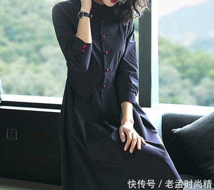 不得不说: 这秋衫的确漂亮, 适合各种身材女人, 气质高雅减龄