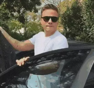 搞笑GIF:骚年,这是你想要的小姐姐吗? GIF动图 第13张-福利吧