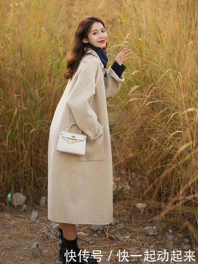 试一试|入冬别再穿棉服了,“茶系小清新”搭配试一试,心机又有气质
