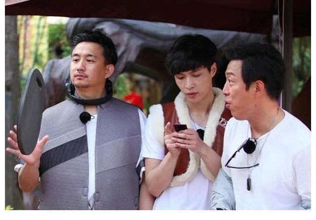 黄磊|张艺兴被黄磊拷问,被问和黄渤孙红雷谁更好,张艺兴回答太机智