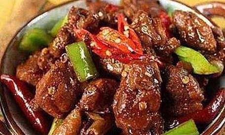 美食推荐：双椒炒猪肝，啤酒鸭，辣酱凤爪，豆腐炒鸡蛋的做法