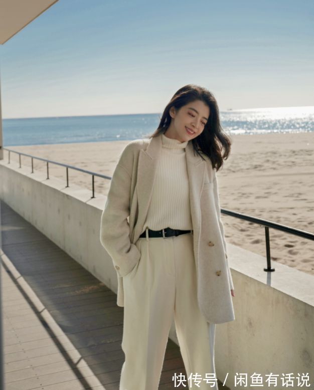 纯净|三木和妈妈人手一条的小白裤,出镜率也太高了,这样穿显瘦还高级