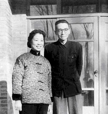 林徽因去世后,梁思成为何续弦小27岁学生?梁思成:跟女神生活太累