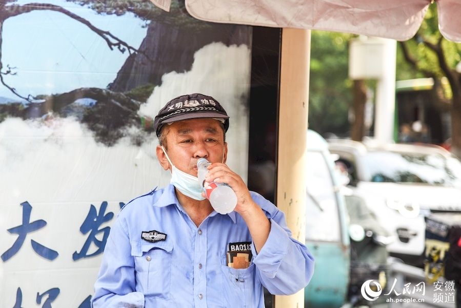 合肥分行|工商银行合肥分行：“爱心冰柜”送清凉