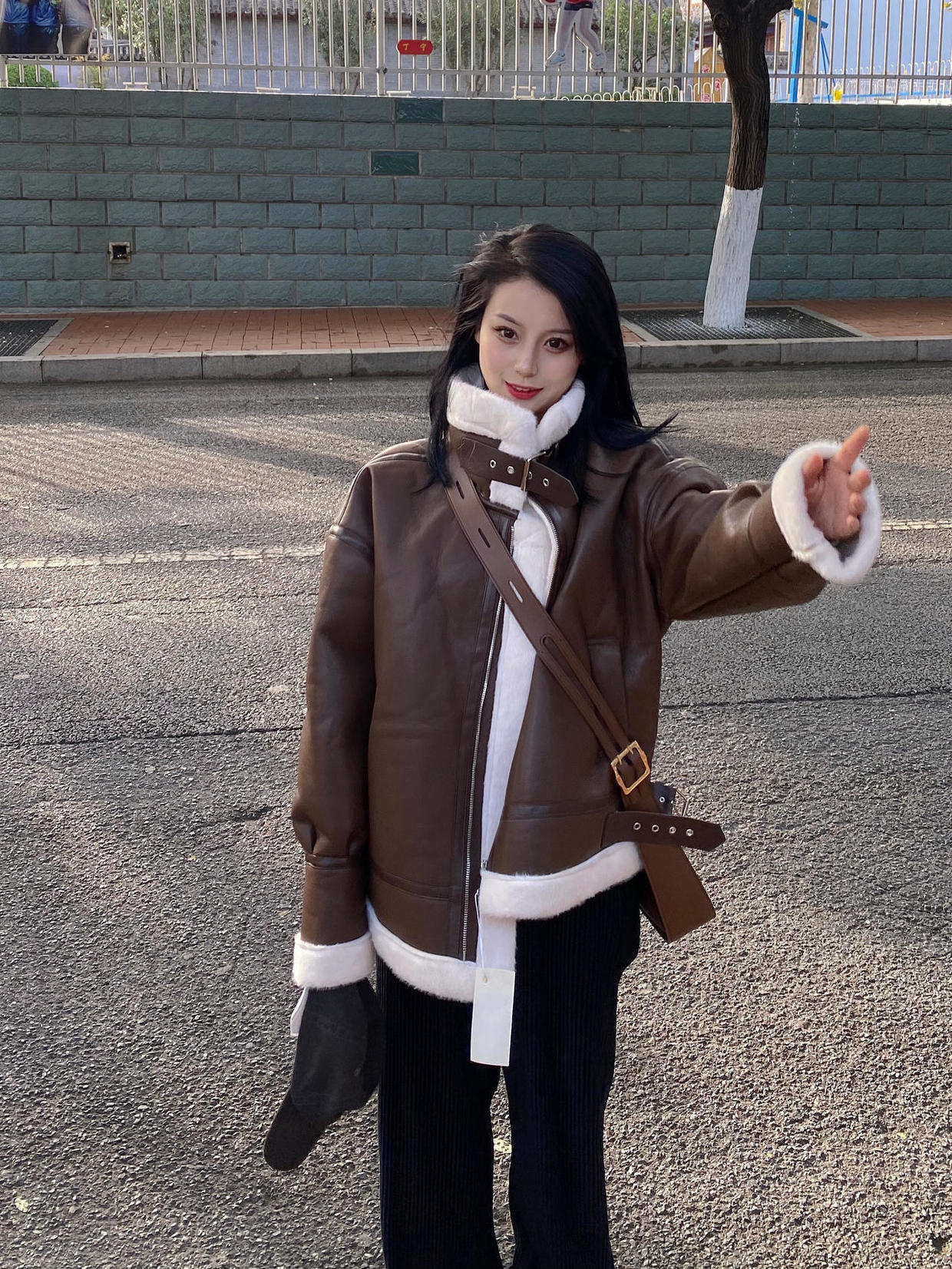 机车|想要穿得暖又想很霸气,不妨试试看机车外套吧?甜酷女孩的最爱