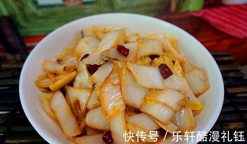 菜梗|7毛一斤的“高钙菜”,简单一炒,味道好营养足,秋季多给家人吃