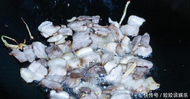 阳台上随手种一盆菜,简单炒炒,喷香开胃,米饭一碗接一碗!