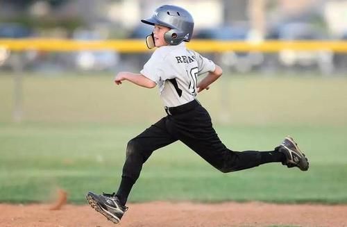 身高|“爹矮矮一个,娘矮矮一窝”有无科学依据?身高受谁的影响较大?