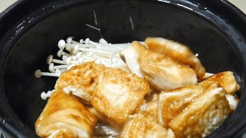 我家最爱的豆腐煲,揭盖香气扑鼻,边吃边炖太过瘾了,简单又美味