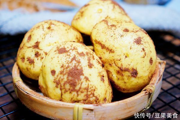  想健康又想美味，吃土豆形状的豆包就对啦