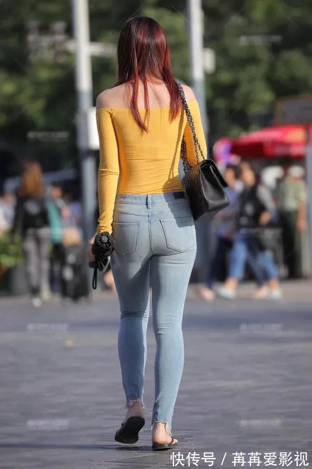 美女|微胖的美女,?破洞牛仔裤也可以装扮出御姐风格,圆满诱人