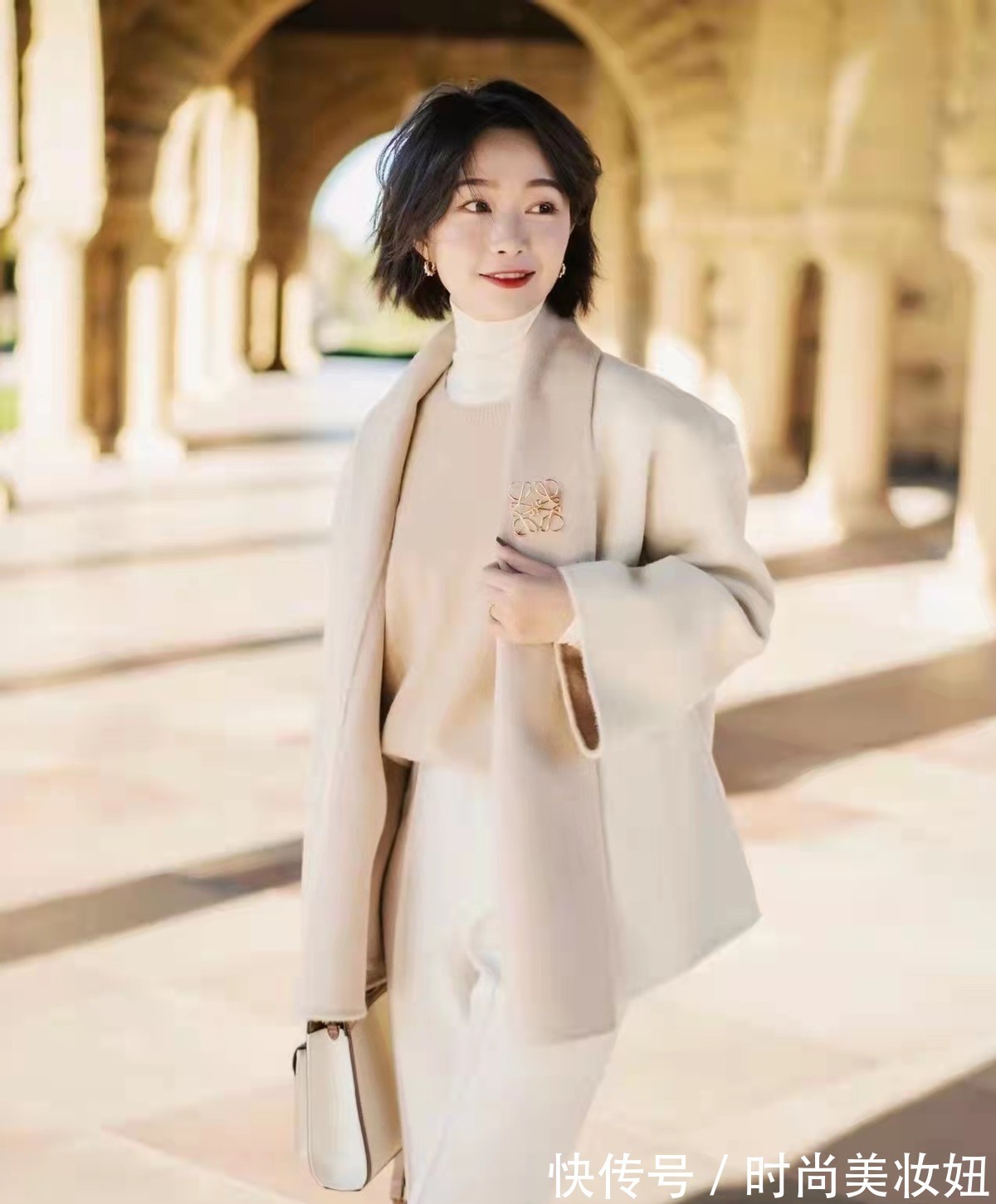 基础款 见过世面的女人,冬季穿衣越简单越高级,照穿显气质又好看