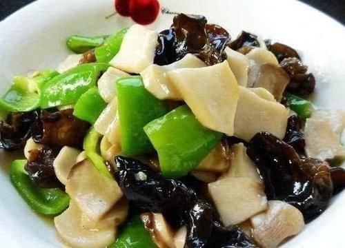 生蚝|美食推荐:蛋羹蒸生蚝,杏鲍菇炒青椒,酸汤莲藕焖鸡翅,茄汁鱼块的做