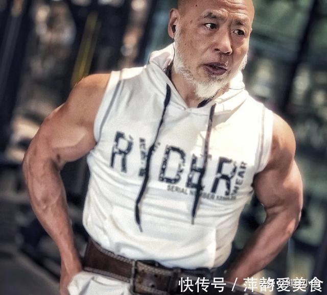好身材|65岁大爷一身腱子肉,健身22年,好身材吊打众多健身房小伙