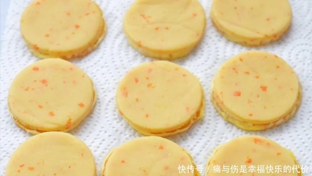 橙子跟饼干搭配,酸甜酥脆的橙子巧克力饼干,香到没朋友