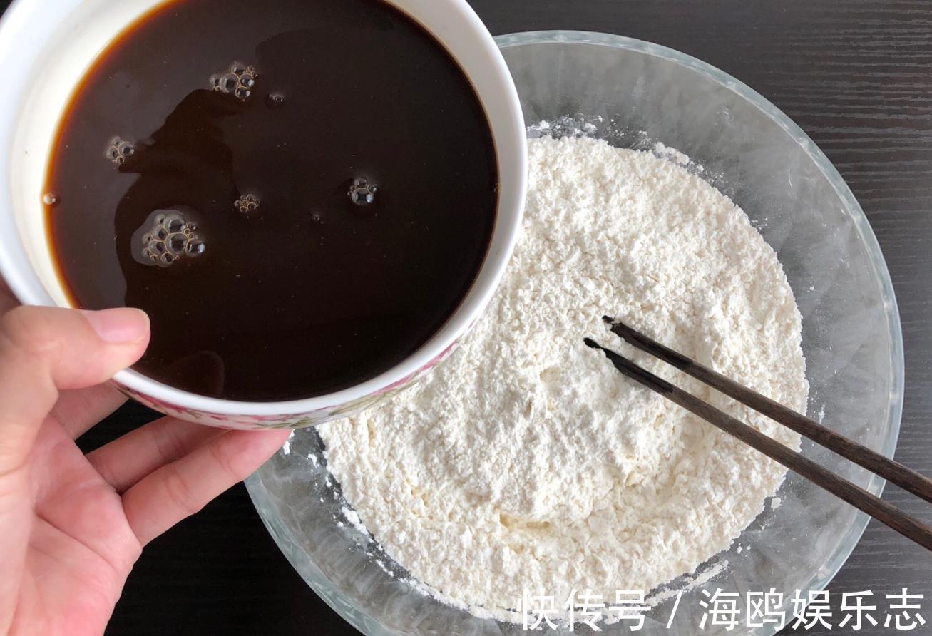 技巧|教你做红糖开花发糕，不用揉面很简单，掌握一个技巧，个个开花