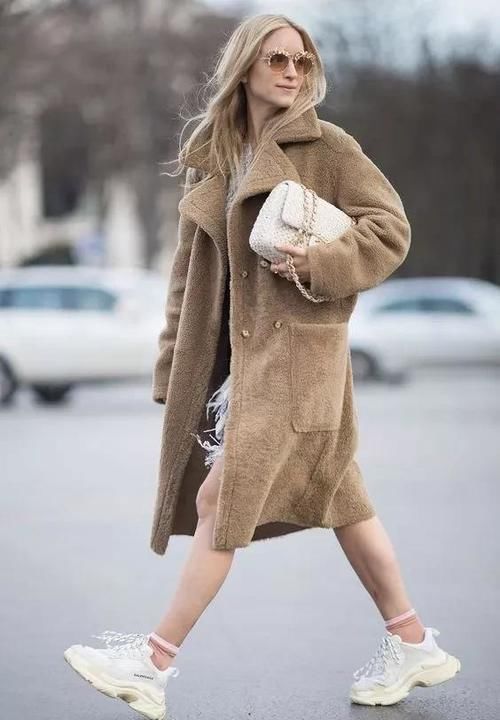 冬春换季，这4双鞋值得入手！万能百搭又时髦，女明星都争着穿