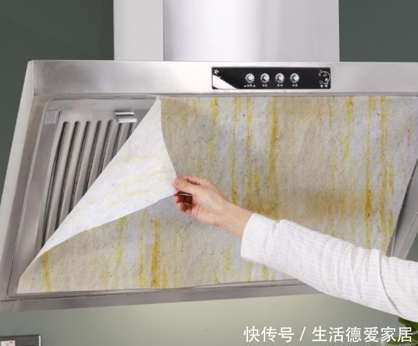 贴纸|厨房油污又黏又厚?别用洗洁精,教你3招,老油灶也能闪闪发光!