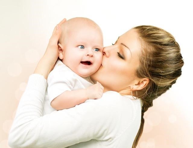 犯错|为什么孩子挨打了,也还要“妈妈抱”?看完别再狠心不理娃