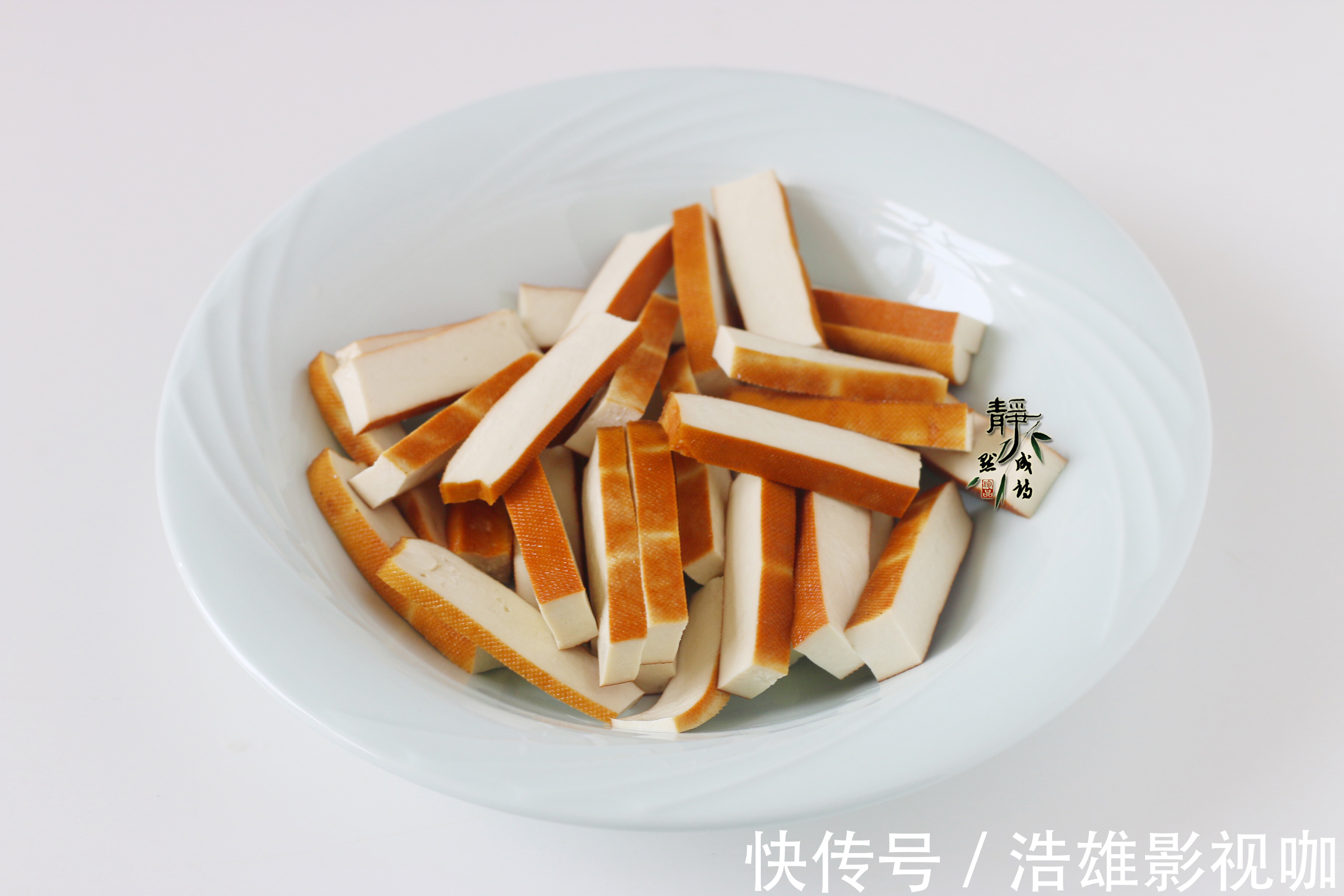 绿豆芽|夏天来了,凉拌菜最受欢迎,教你一道百吃不厌的凉菜,吃着超过瘾