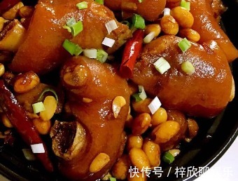 猪脚|做出来嫩滑香浓,营养不腻,鲜甜爽口,孩子一勺一勺吃的很满足