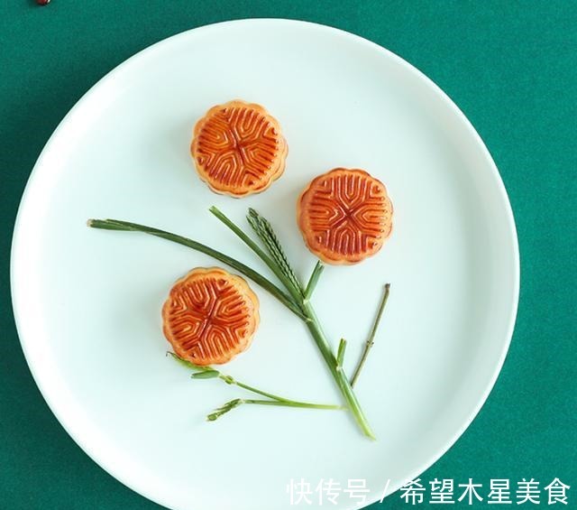 味美|最近囤了几款月饼，好吃味美还不贵，看着都流口水，没吃过要尝尝！