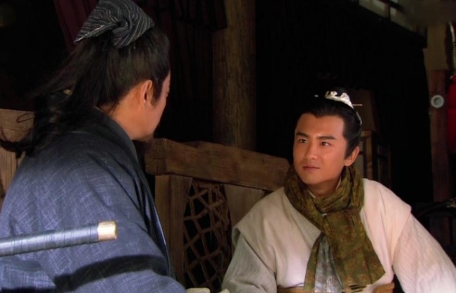 水浒传中善用弓箭之人如此之多,为何花荣能稳座首位?看其九次施展神箭绝技