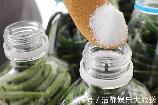 豇豆|矿泉水瓶子腌酸豆角，这是我用过最好用的方法，酸的正宗还不坏