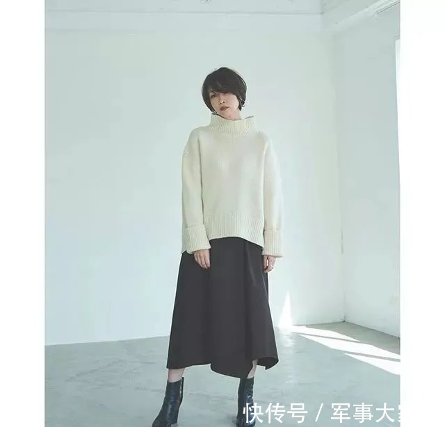 穿搭 减龄不等于“玩年轻”!中年女性如何穿搭不显老?日常穿搭示范