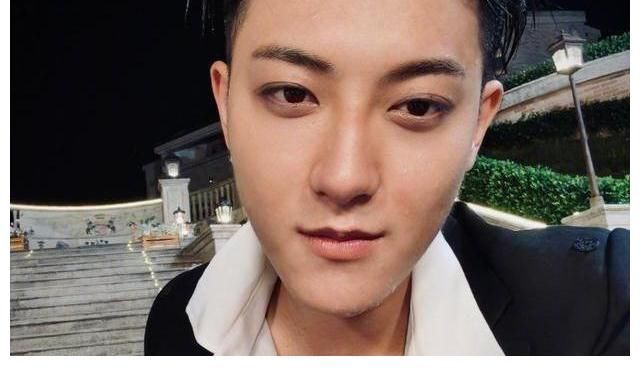 大型炫耀現(xiàn)場!黃子韜談愛情:不擔(dān)心情敵,我選的女人永遠(yuǎn)不會走