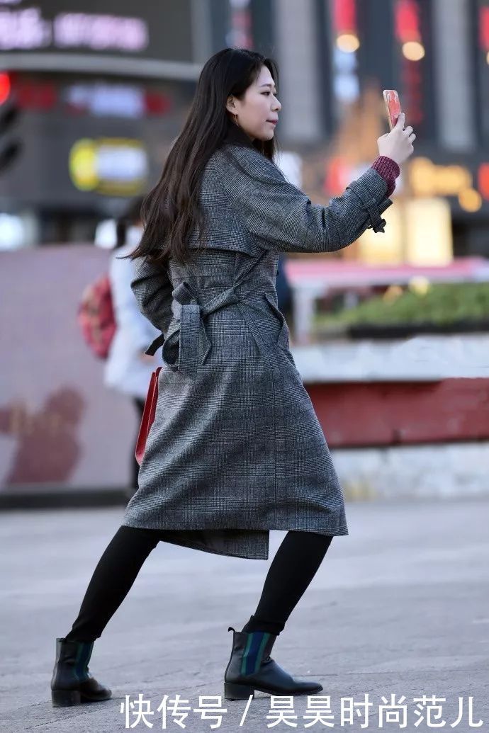 时尚|秋冬休闲通勤风穿搭,气质羊毛呢大衣+短靴搭配,优雅时尚有魅力