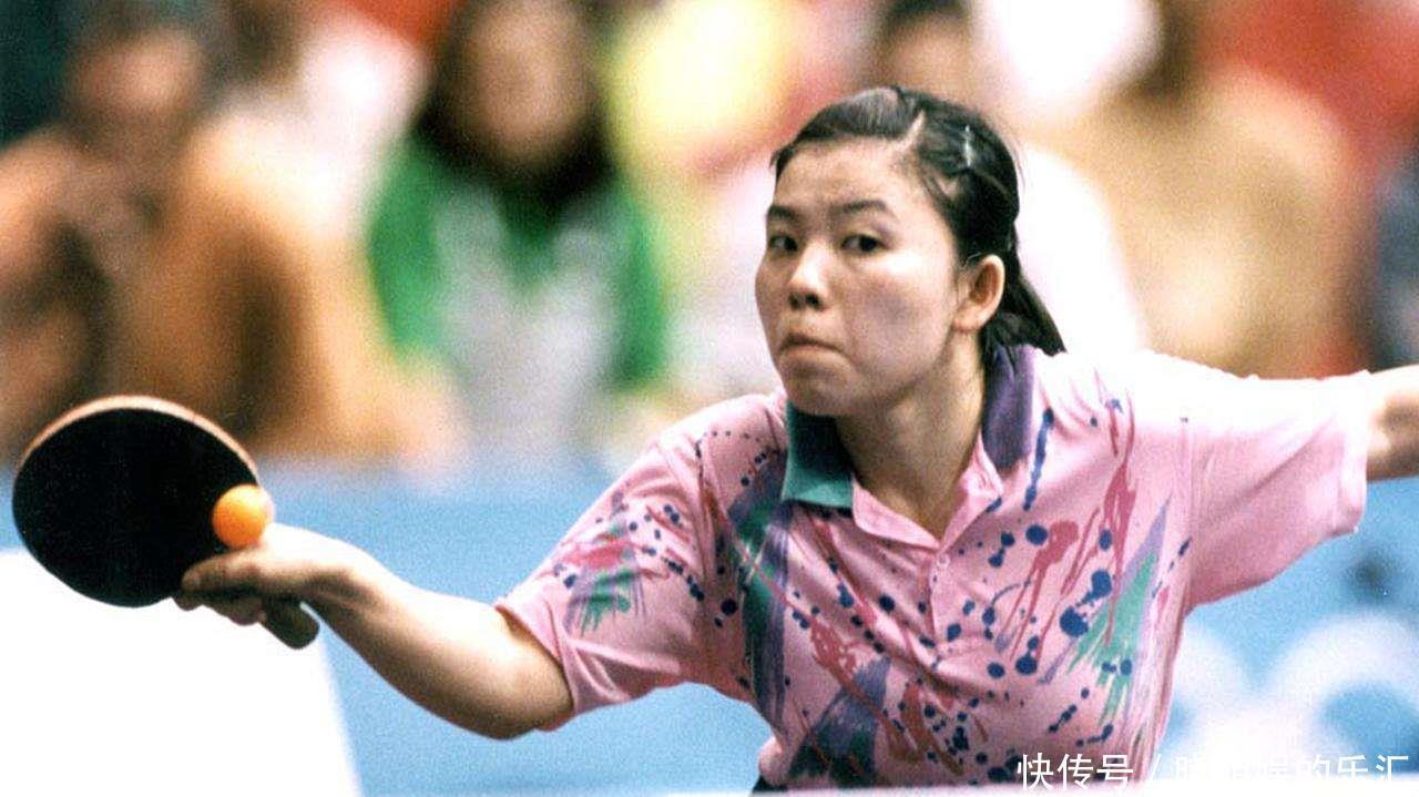 食欲|47岁邓亚萍食欲太好,晚餐啃猪蹄、鸡爪,饭碗如“盆”一般大!