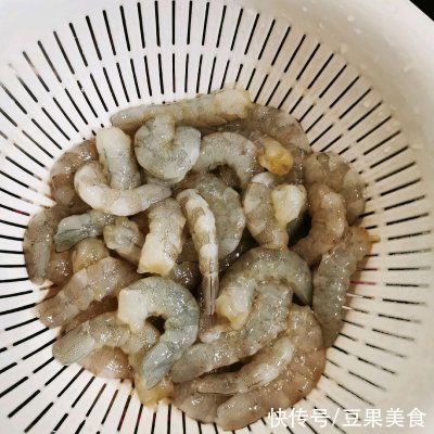 口感轻盈最适合神仙小姐姐的鲜虾生煎包子