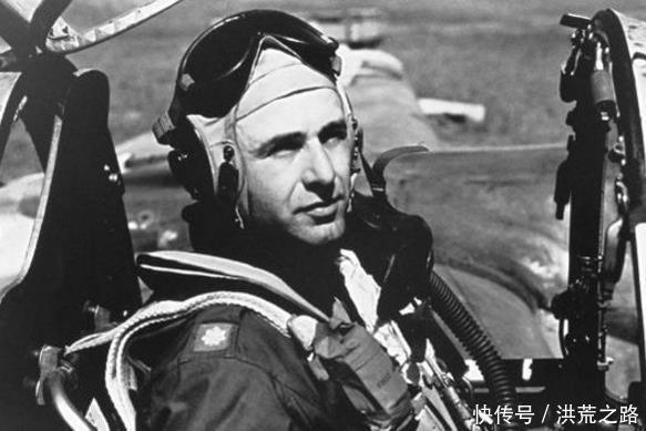 国家|二战中最窝囊的国家，飞行员不小心被击落，一千多名士兵向他投降