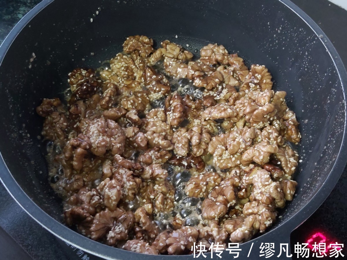 香甜|想吃琥珀核桃自己在家也能做,香甜酥脆,比买的好吃