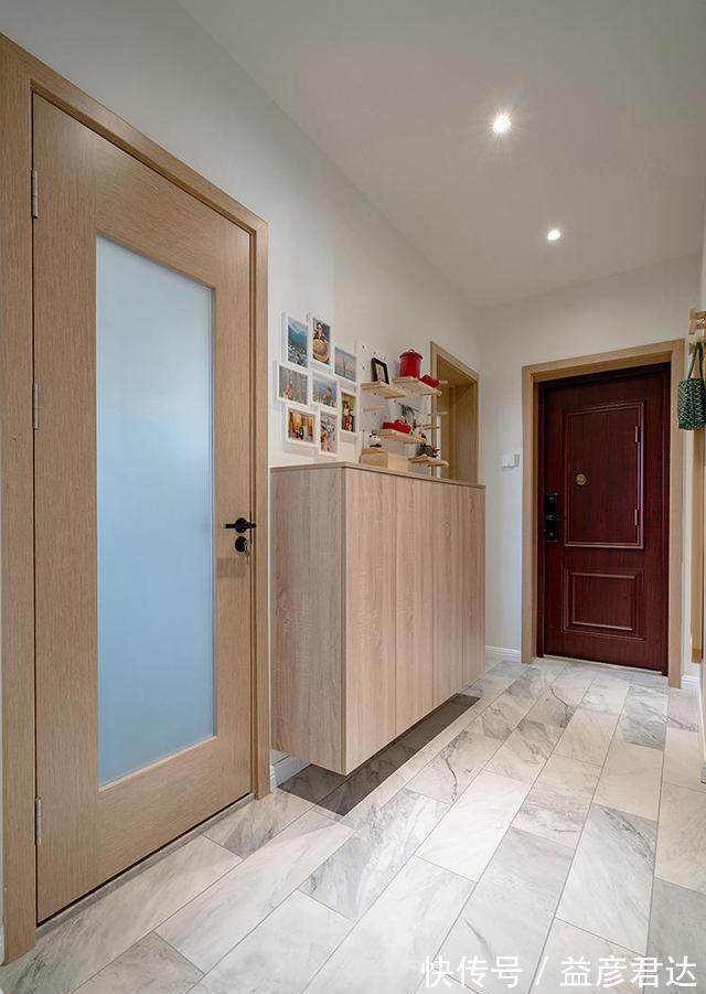 墙面|54㎡一居,书房在餐厅里,现代简约风+原木家居,温馨有颜值,服