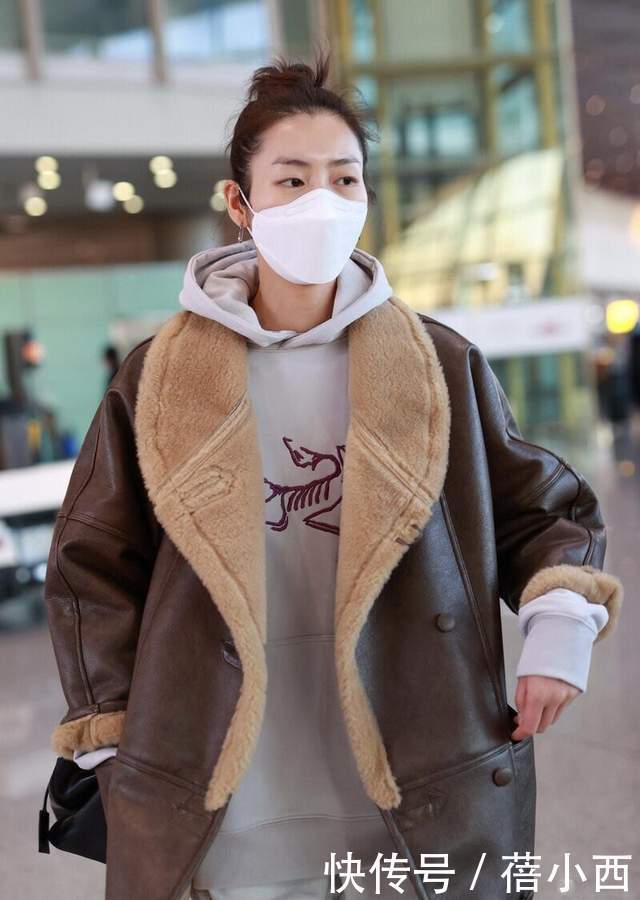 身材|刘雯的超模身材穿啥都合理,羊羔毛皮外套配运动套装,气场开挂