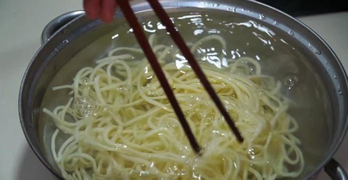 主食炒面，香浓味浓，做法简单，教程见这里