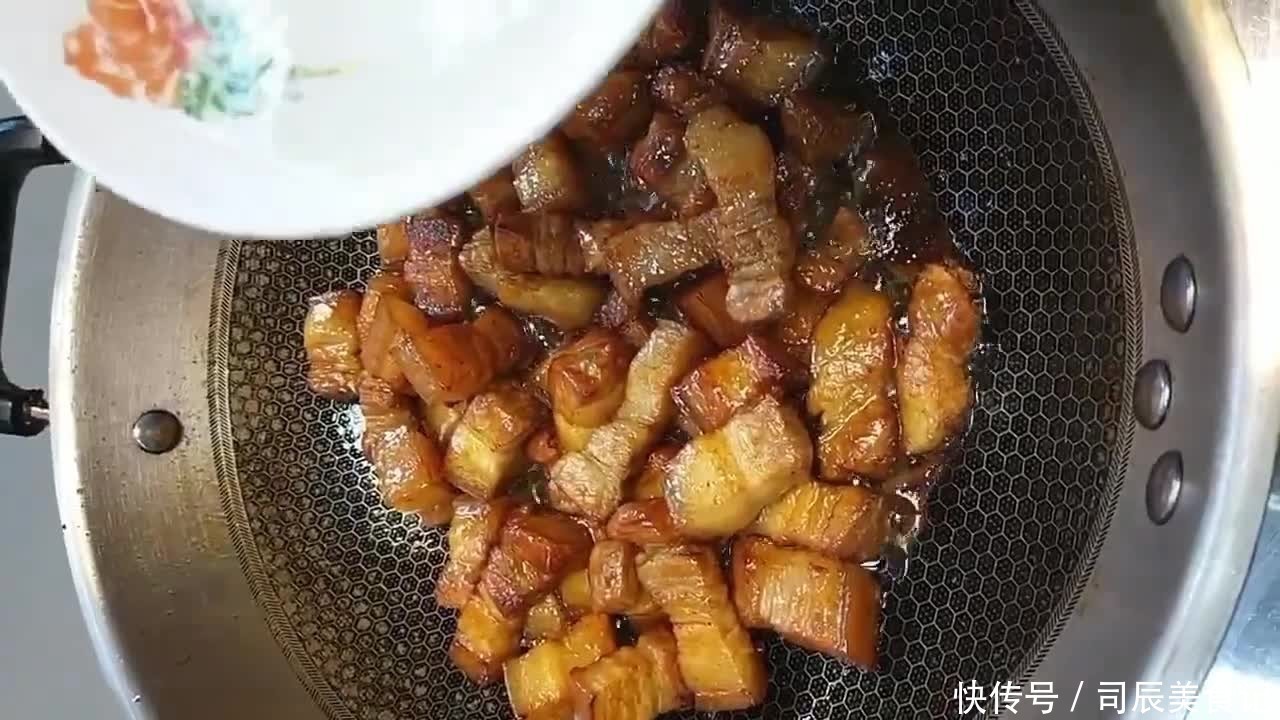 好吃|豌豆烧肉的做法,兼具营养和美味,好吃不油腻,缓解眼睛疲劳