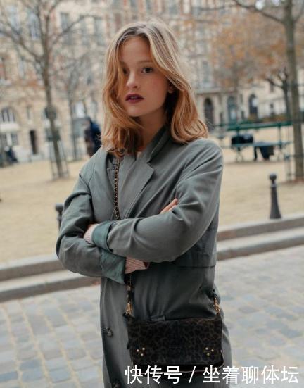 喷雾|年末聚会大家都披头散发就没意思了!这几款秋冬长发的发型才够美