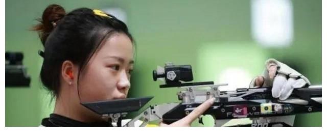 黄晓明|怒了！给中国奥运健儿加油，佘诗曼被喷：为了钱忘了身份，白眼狼